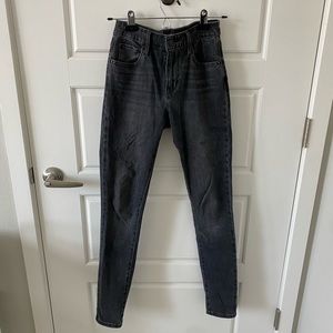 Levi’s high rise black wash skinny Jean